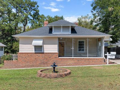 302 W East St
