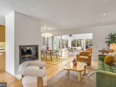 5601 Huntington Pkwy