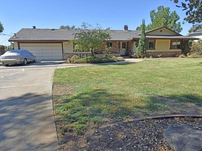 13135 Center Ave