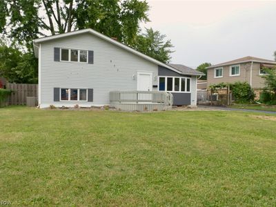 Property at 911 West Dr, Sheffield Lake, OH