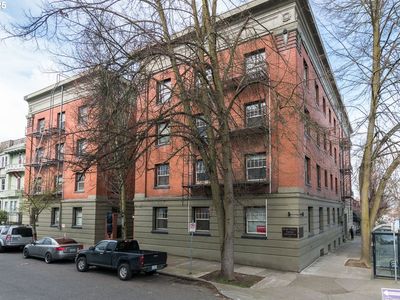 2109 NW Irving St Unit 407