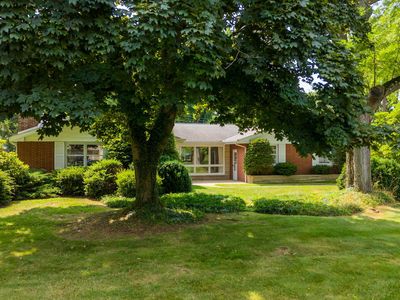 1625 Park Dr