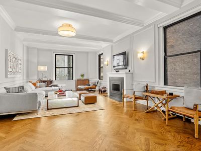 171 W 57th St APT 9A