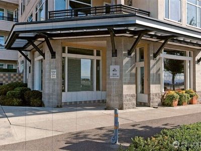 2000 Alaskan Way #255