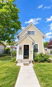 1613 2nd St