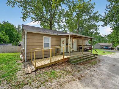 Property at 1921 S Ash Ave, Independence, MO