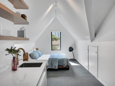 52 Waller St APT A