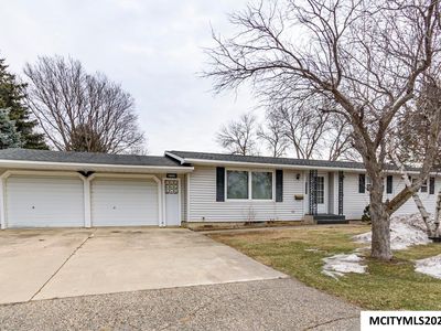 Property at 319 S Lincoln St, Sheffield, IA