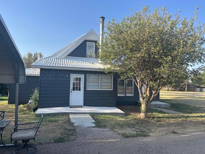 Property at 300 Alamo St, Claude, TX