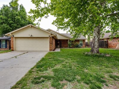 1011 Royal Ln