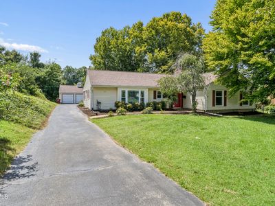 207 Dogwood Ln