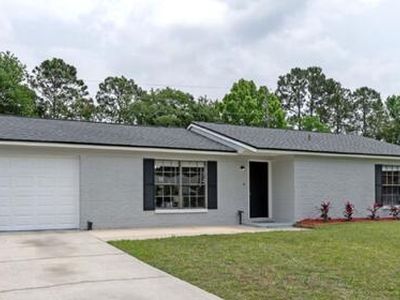 2656 PINEWOOD Boulevard E