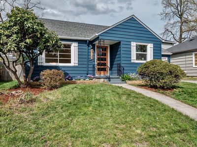 8729 SE Washington St