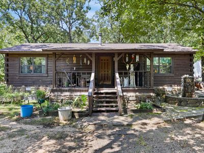 425 Hartwick Ln