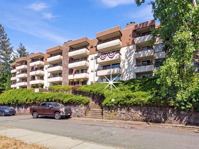 1111 W 6th Ave APT 105