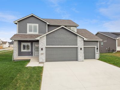 885 NW Frescott Cir