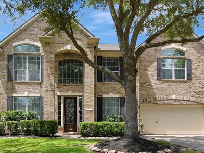 810 Almond Pointe