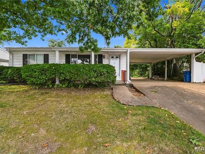 113 Lindy Blvd
