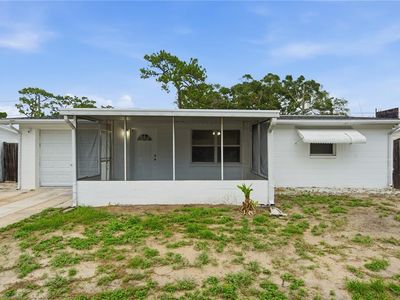 2122 HOLIDAY DRIVE