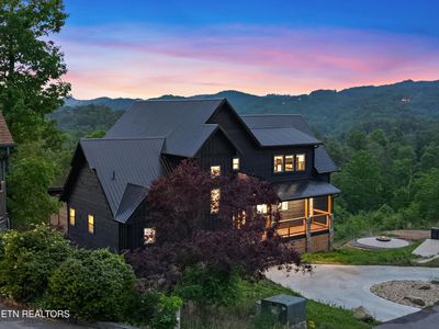 2843 Cedar Falls Way