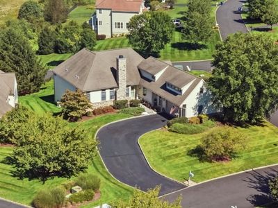 2 Troon Dr