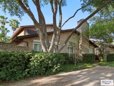 105 E Austin Ave