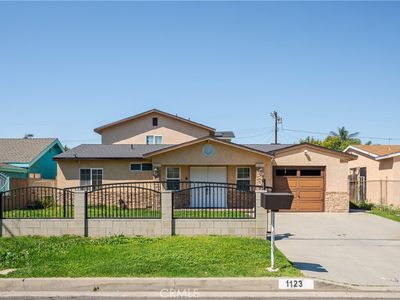1123 Aldgate Ave