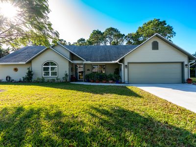 718 NE Dahoon Terrace