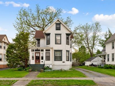 233 W Walnut St