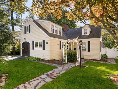 27 Park Cir
