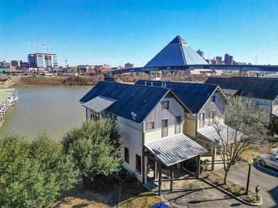 688 Marina Cottage Dr