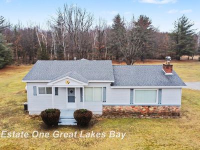 2750 E Deckerville Rd
