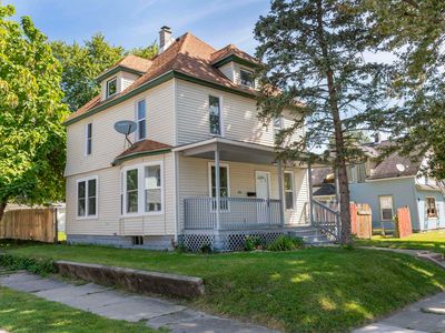 201 E Bowman St