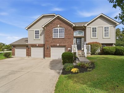 Property at 112 Ascot Glen Dr, Franklin, OH