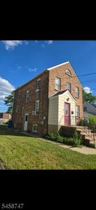 823 Bishop St