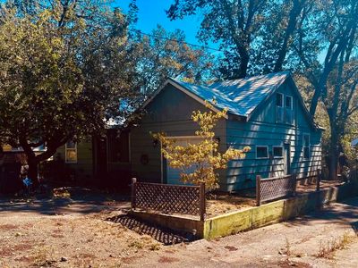 4218 Dunsmuir Ave