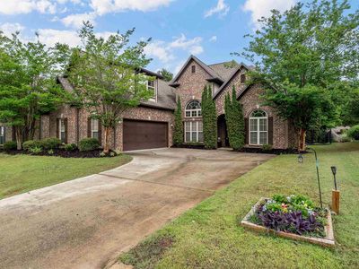 244 Strathaven Ln