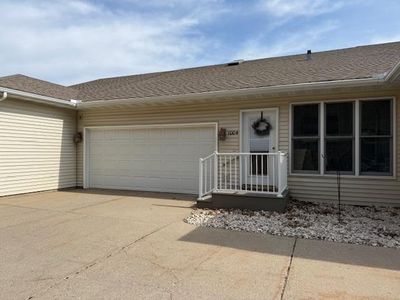 1004 W Lake Blvd