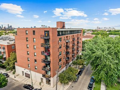 974 W 35th Pl #407