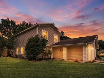 3225 Barrington Dr