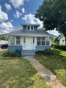 229 28th Street Dr SE