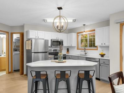 Property at 547 Mission Hills Way W, Chanhassen, MN