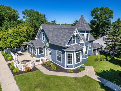 102 W Summit St
