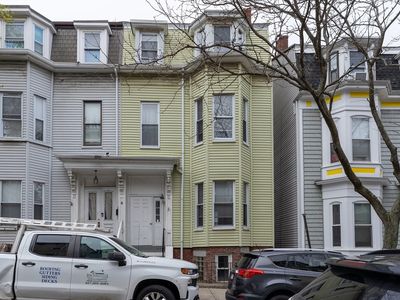13 Gates St