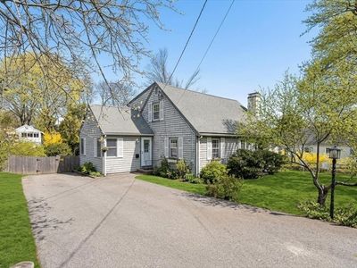 15 Village Rd