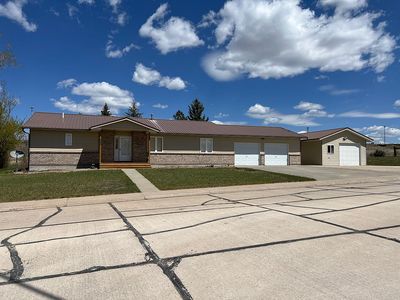 400 N Carbon St