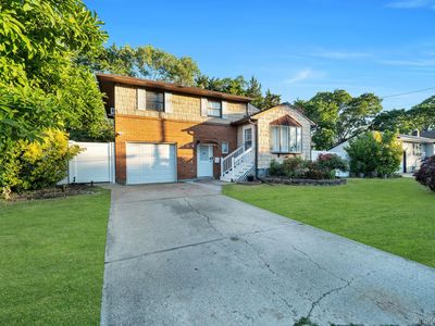 Property at 164 Pennsylvania Avenue, Bay Shore, NY