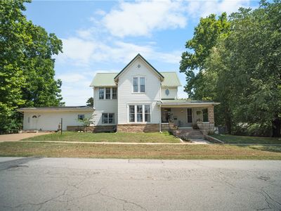 600 W River St