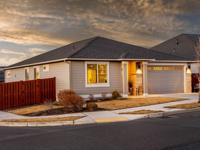 1007 NE Hudspeth Cir