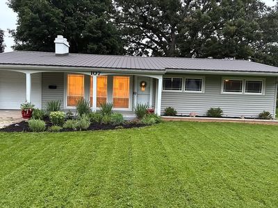 Property at 107 Oak Ct, Manchester, IA
